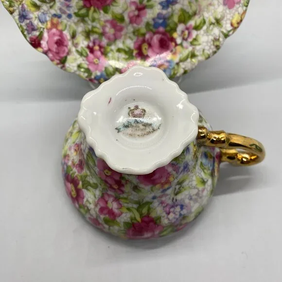 Saji Occupied Japan Floral Rose Chintz Cup and Saucer with Display Stand - Picture 3 of 12